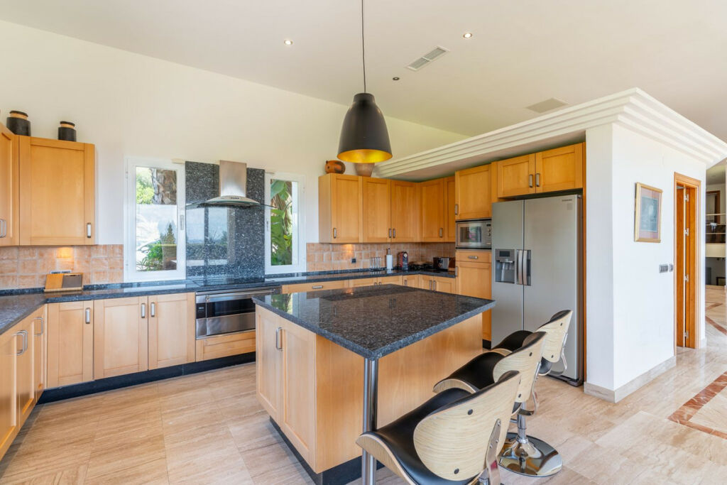 Detached Villa Benahavís Málaga - image 18