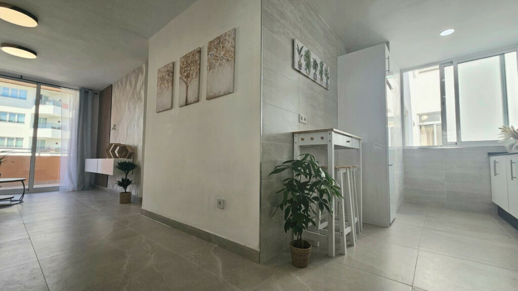 Middle Floor Apartment Fuengirola Málaga - image 18