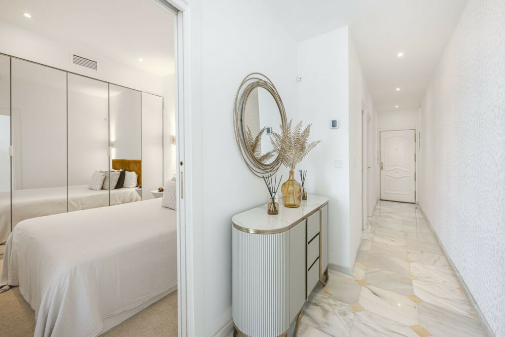 Top Floor Apartment Puerto Banús Málaga - image 18