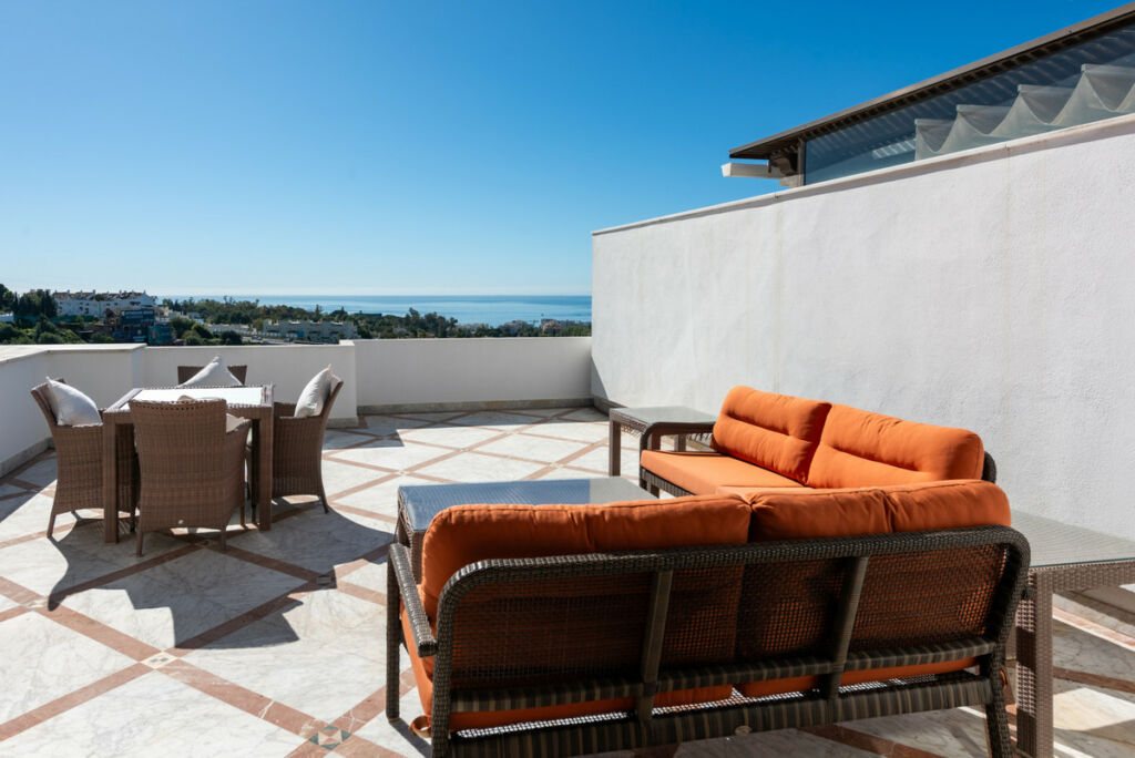 Middle Floor Apartment The Golden Mile Málaga - image 18