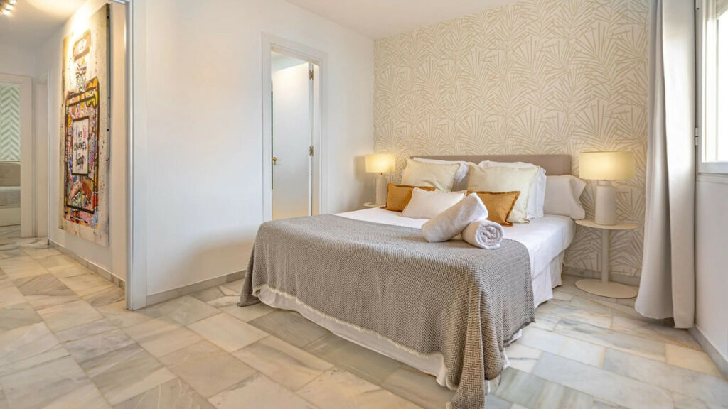 Middle Floor Apartment Puerto Banús Málaga - image 18