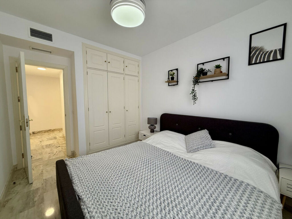 Middle Floor Apartment La Cala Málaga - image 18