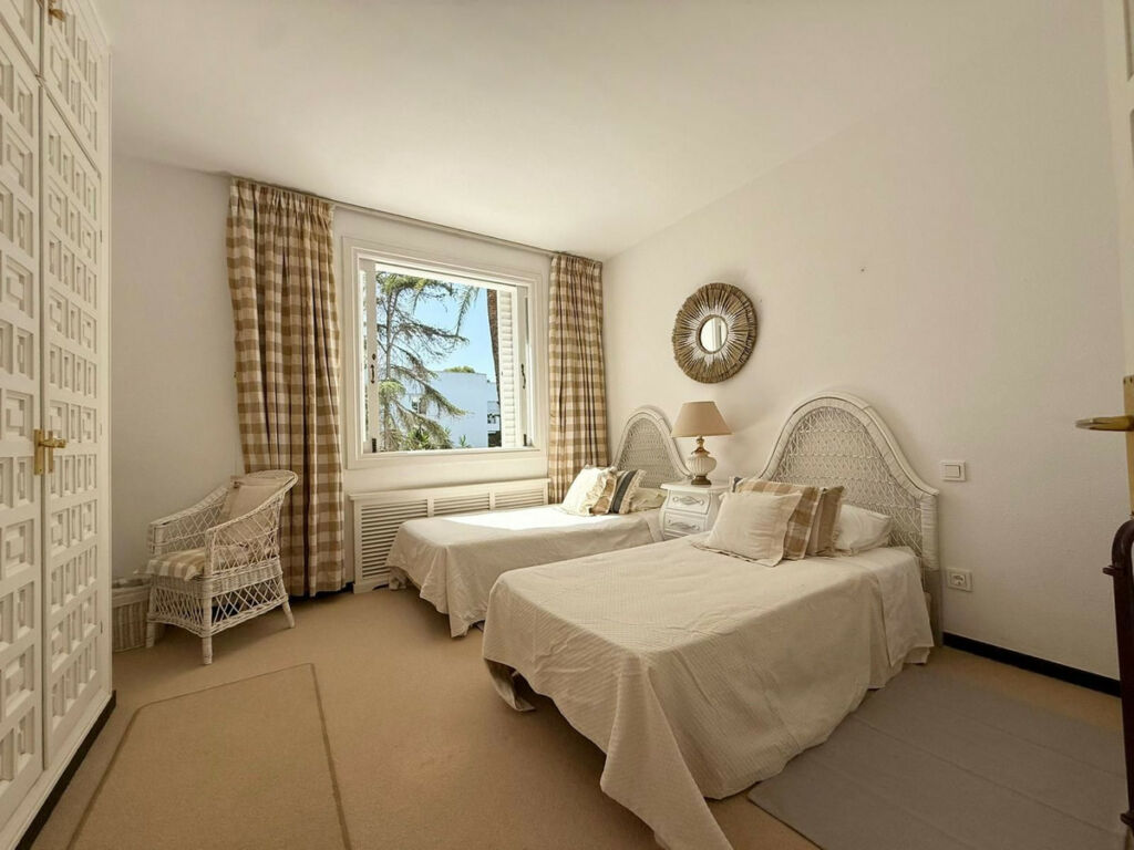 Middle Floor Apartment Los Monteros Málaga - image 18