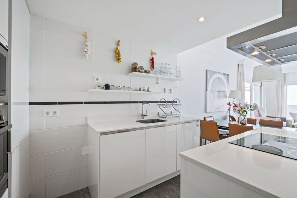 Middle Floor Apartment Benahavís Málaga - image 18