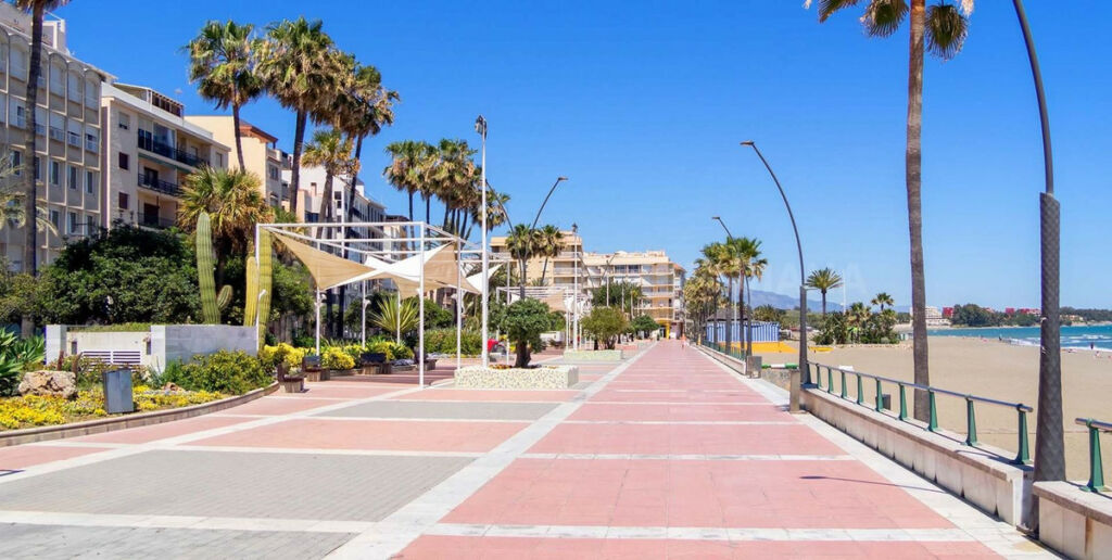 Top Floor Apartment Estepona Málaga - image 18