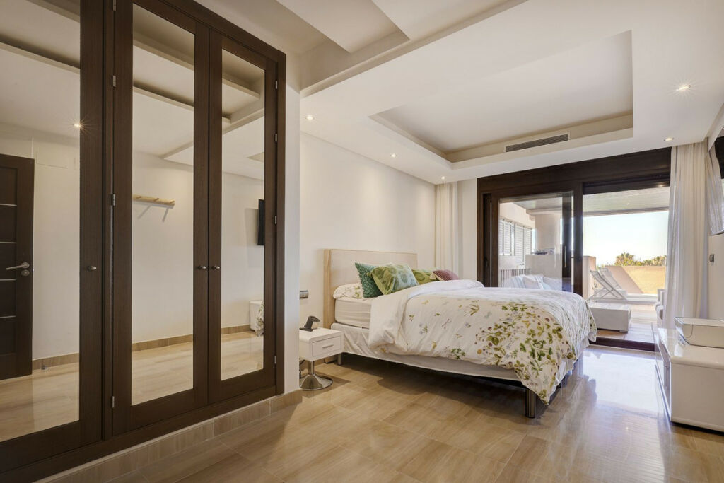 Middle Floor Apartment Estepona Málaga - image 18