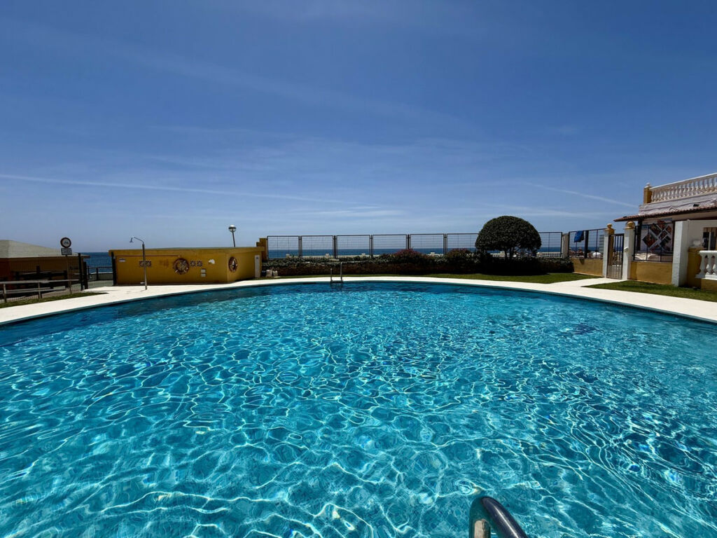Middle Floor Apartment Calahonda Málaga - image 18