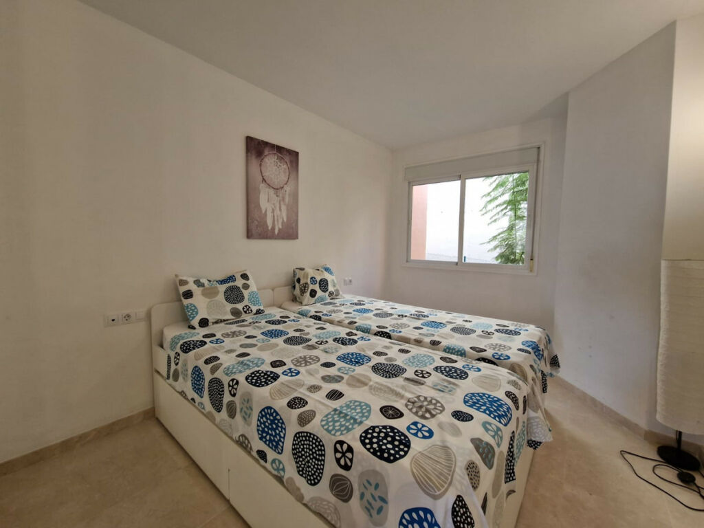 Middle Floor Apartment Calahonda Málaga - image 21