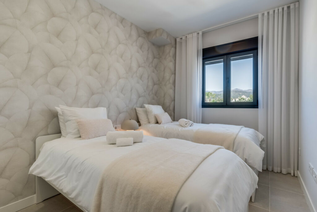 Middle Floor Apartment Selwo Málaga - image 18