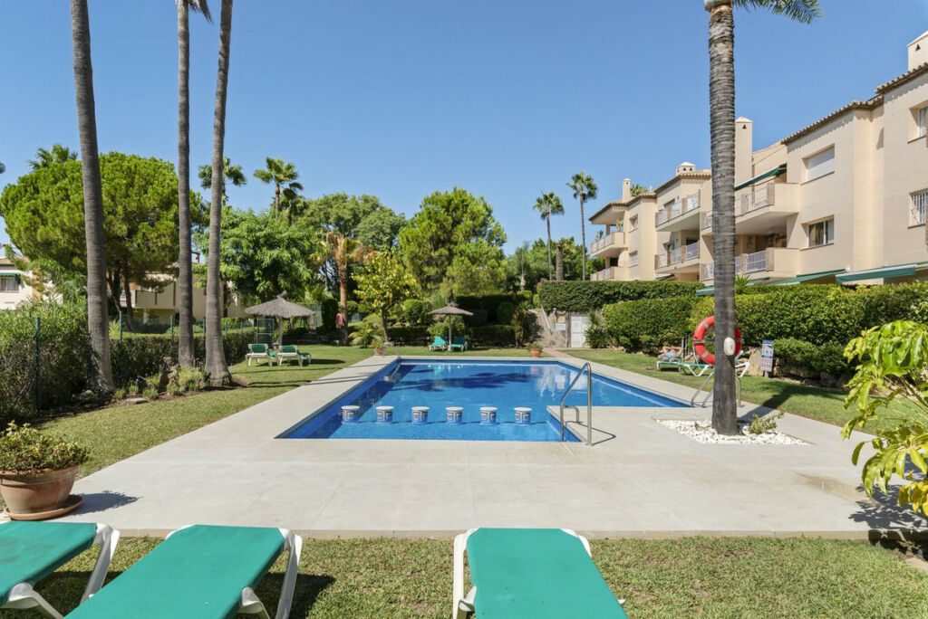 Penthouse Nueva Andalucía Málaga - image 22
