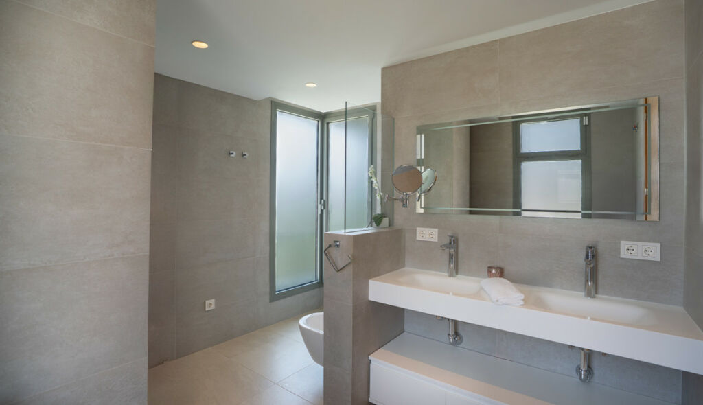 Detached Villa Estepona Málaga - image 18