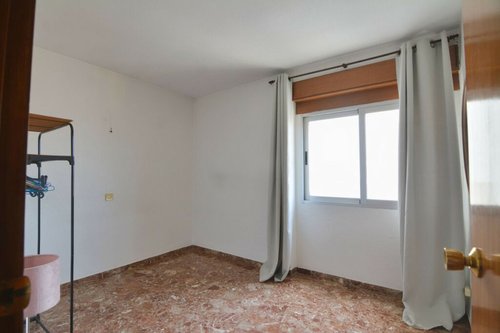 Middle Floor Apartment Fuengirola Málaga - image 18