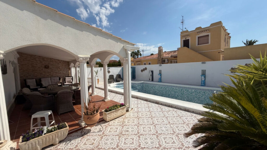 Detached Villa Torrevieja Alicante - image 19