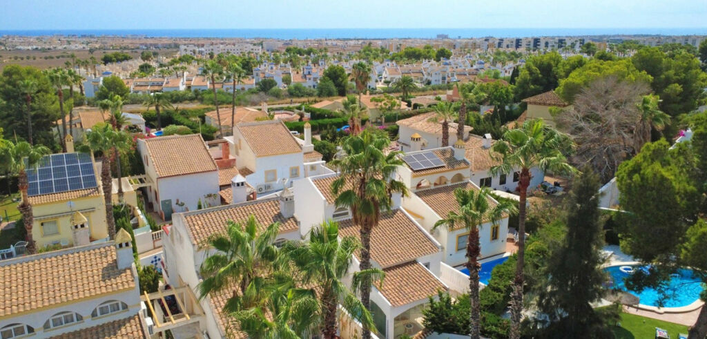 Detached Villa Villamartin Alicante - image 19