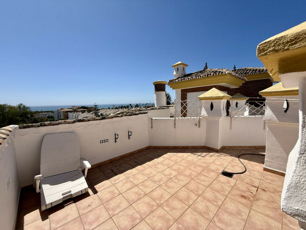 Penthouse Calahonda Málaga - image 19