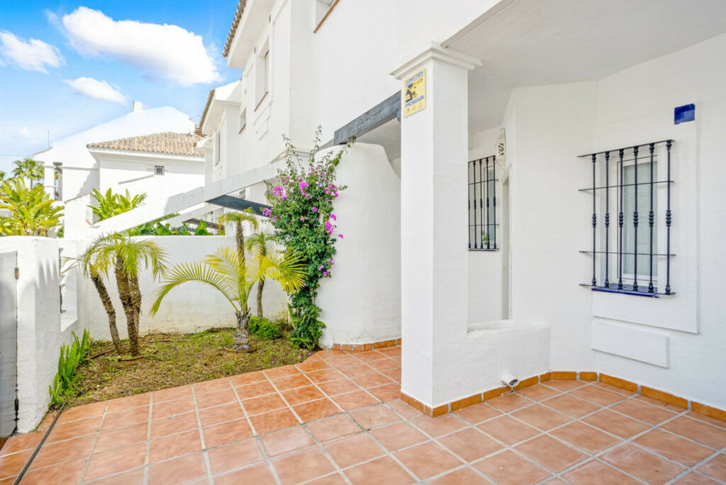 Townhouse Nueva Andalucía Málaga - image 19
