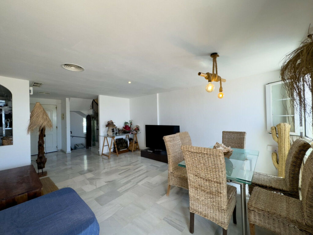 Townhouse Torrequebrada Málaga - image 19
