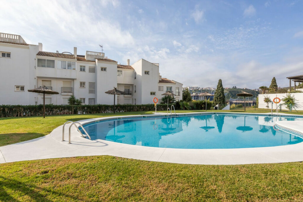 Middle Floor Apartment Manilva Málaga - image 19