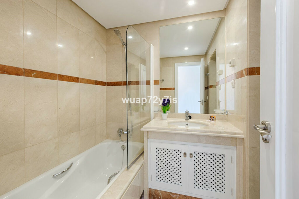 Penthouse Costalita Málaga - image 19
