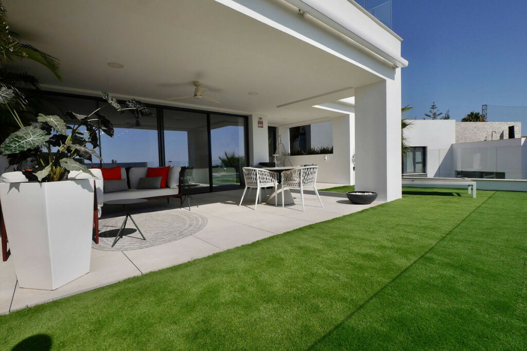 Middle Floor Apartment Cabopino Málaga - image 19