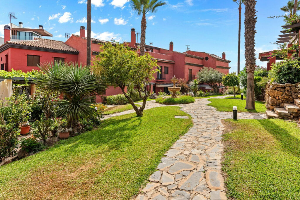 Townhouse Estepona Málaga - image 19
