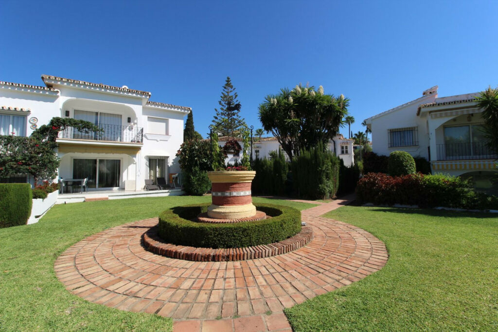 Ground Floor Apartment El Paraiso Málaga - image 19