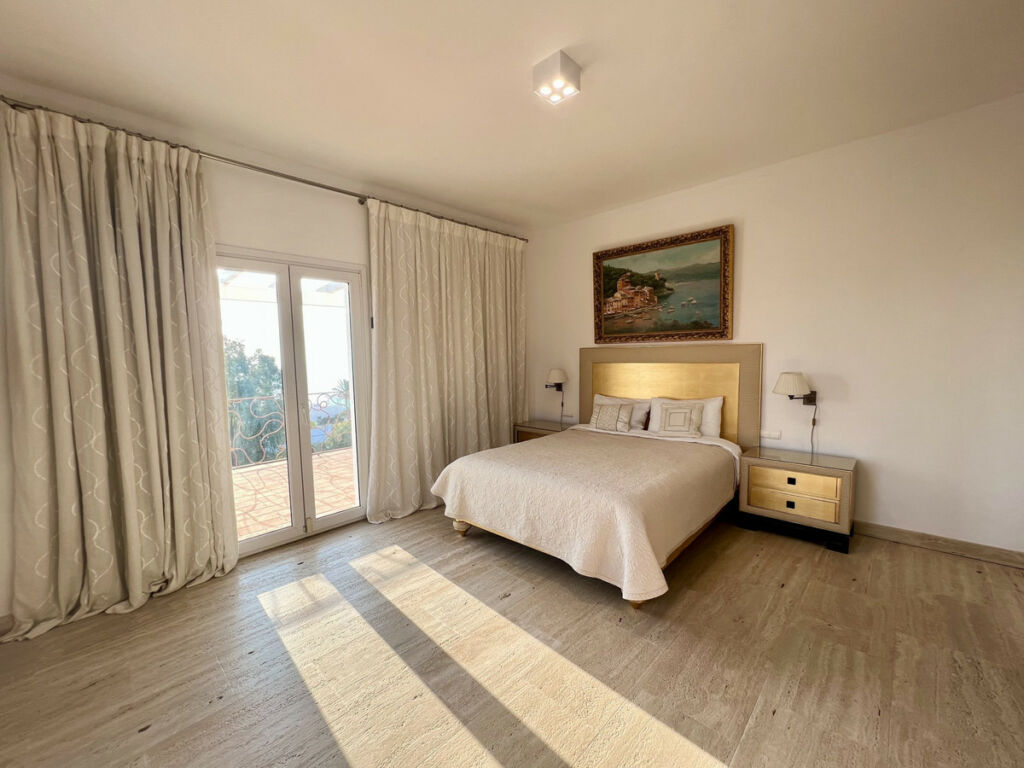 Detached Villa Manilva Málaga - image 18