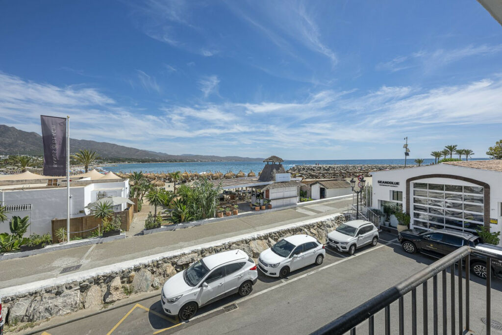 Top Floor Apartment Puerto Banús Málaga - image 19