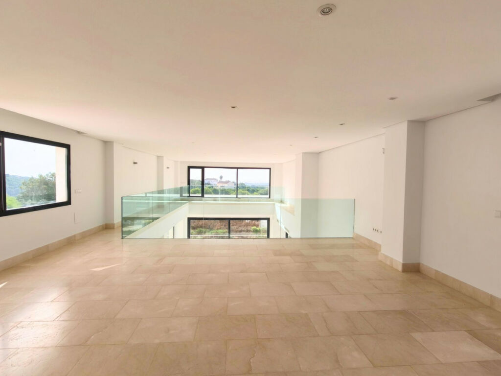 Detached Villa Sotogrande Alto Cádiz - image 19