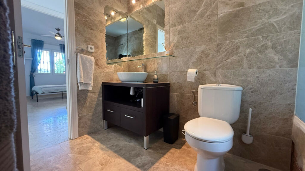Detached Villa Las Ramblas Golf Alicante - image 19