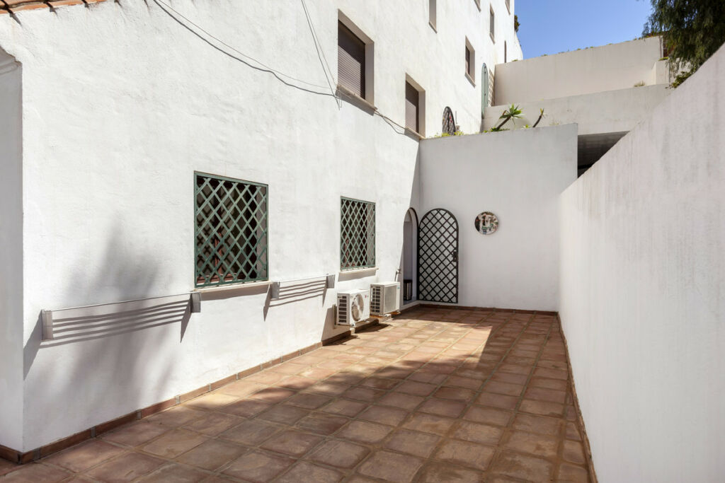 Ground Floor Apartment The Golden Mile Málaga - image 19
