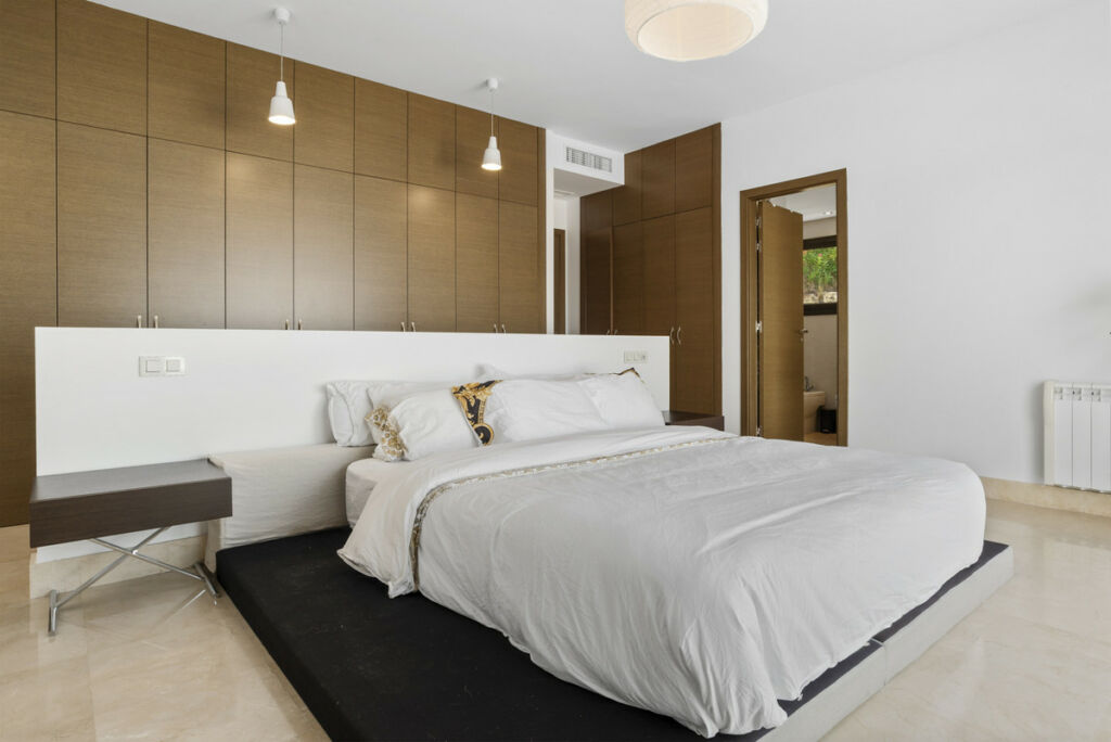 Detached Villa Benahavís Málaga - image 19