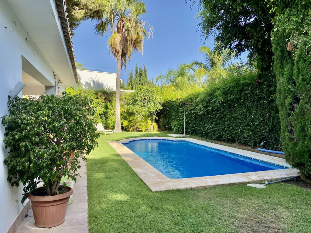 Detached Villa Los Monteros Málaga - image 19