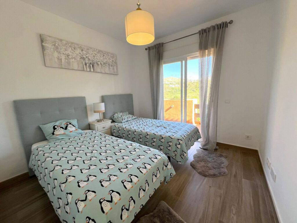 Townhouse Benahavís Málaga - image 19