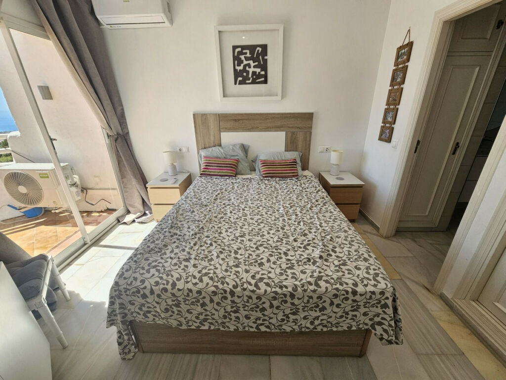 Penthouse Calahonda Málaga - image 19