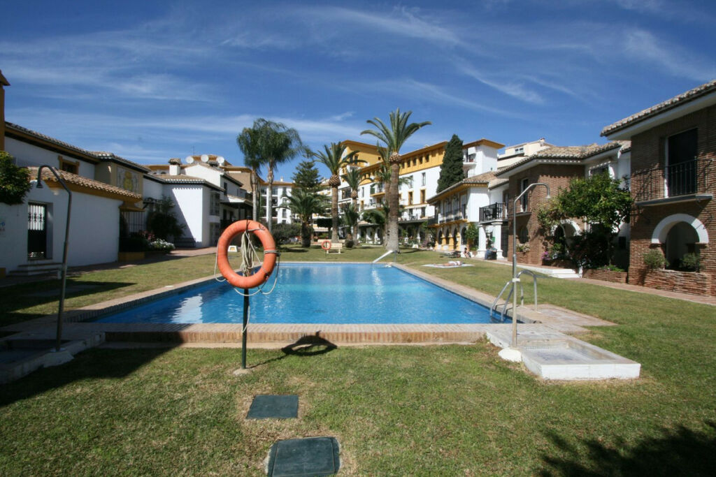 Middle Floor Apartment Fuengirola Málaga - image 19