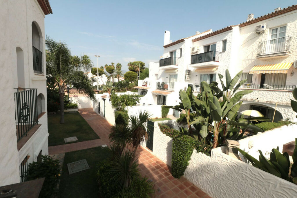 Middle Floor Apartment New Golden Mile Málaga - image 19