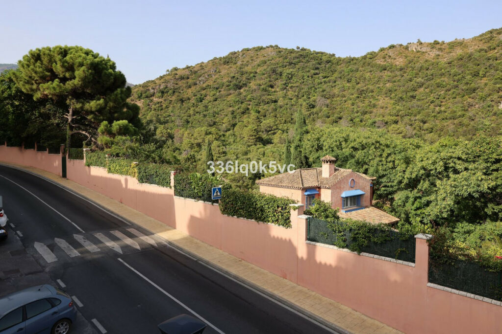 Top Floor Apartment Benahavís Málaga - image 19