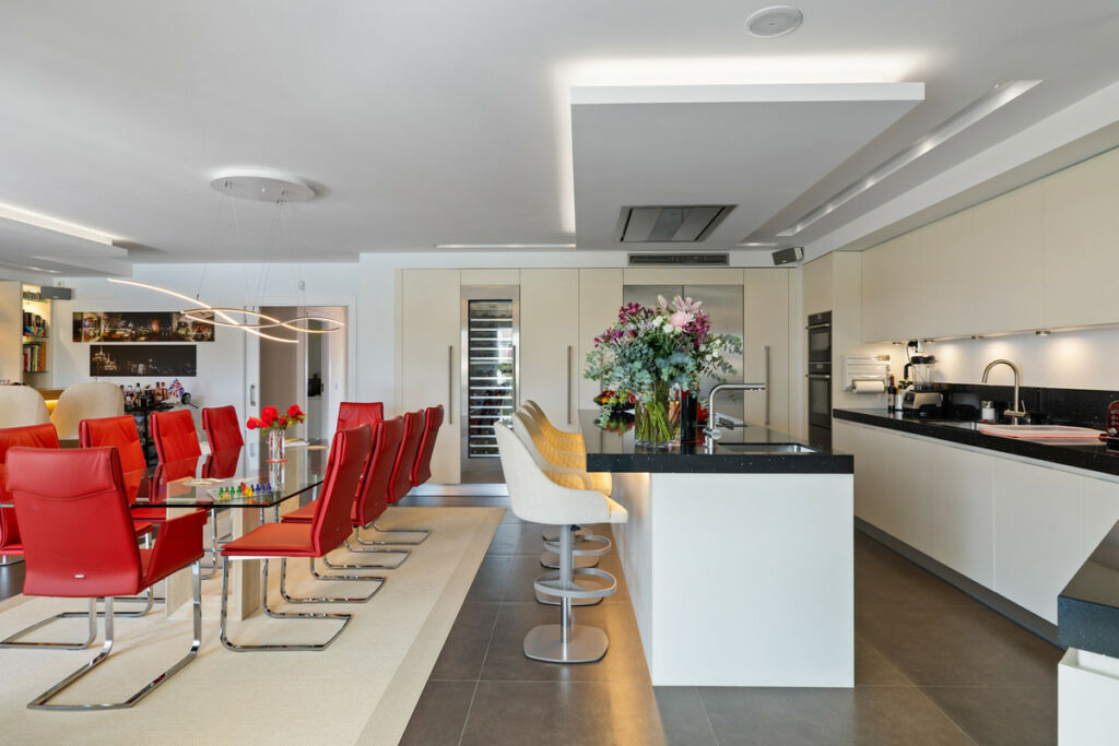 Detached Villa Nueva Andalucía Málaga - image 19