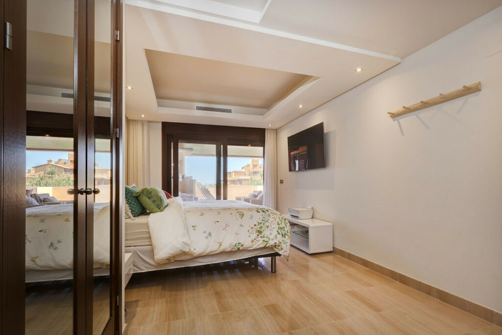 Middle Floor Apartment Estepona Málaga - image 19