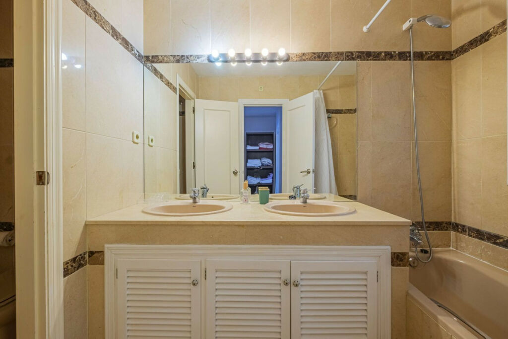 Duplex Marbella Málaga - image 19