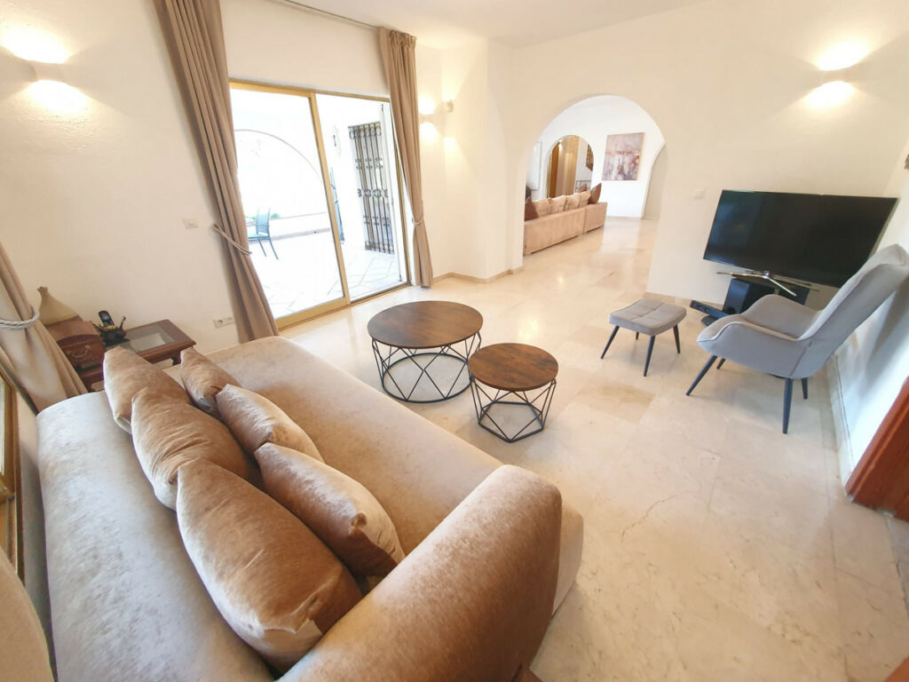 Detached Villa Nueva Andalucía Málaga - image 15