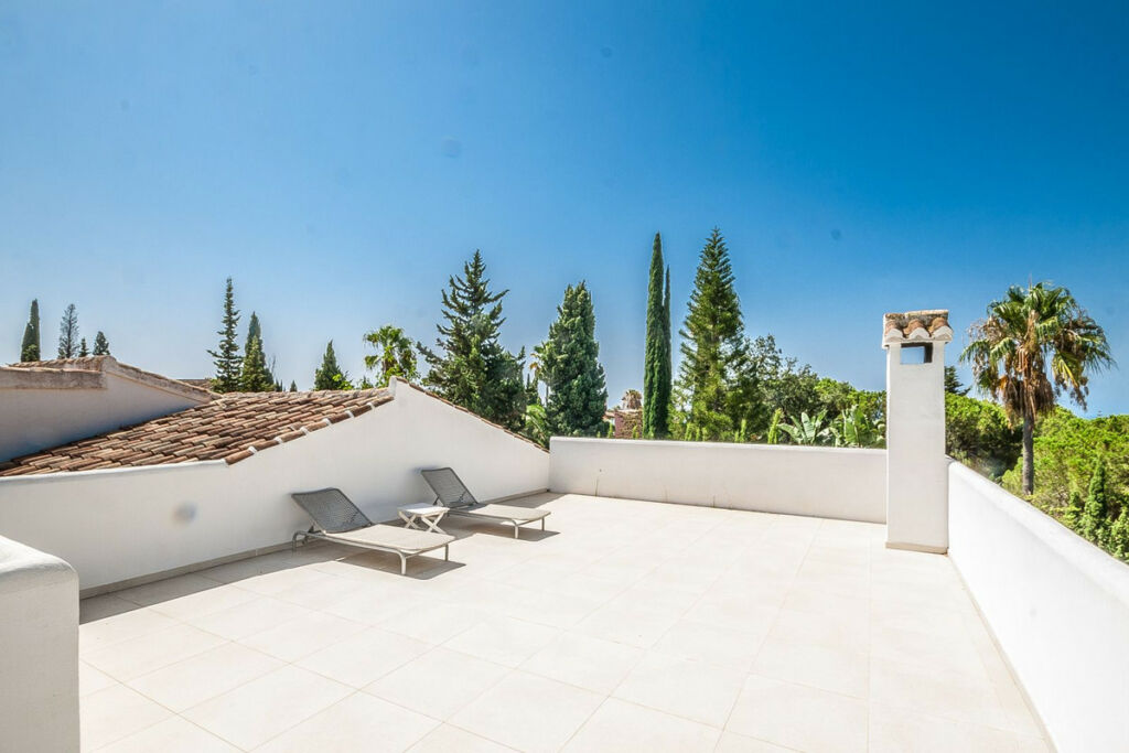 Detached Villa Elviria Málaga - image 19