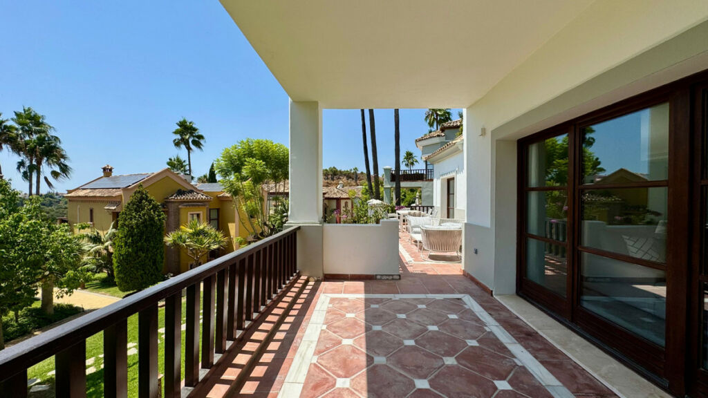 Detached Villa The Golden Mile Málaga - image 19