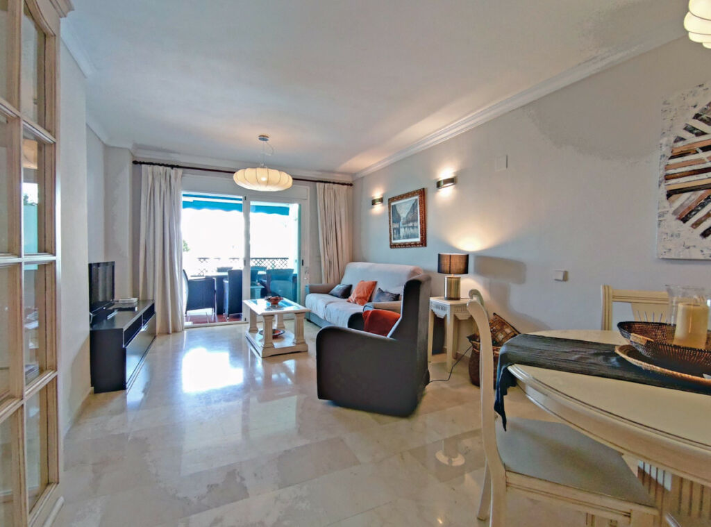 Middle Floor Apartment Puerto Banús Málaga - image 19