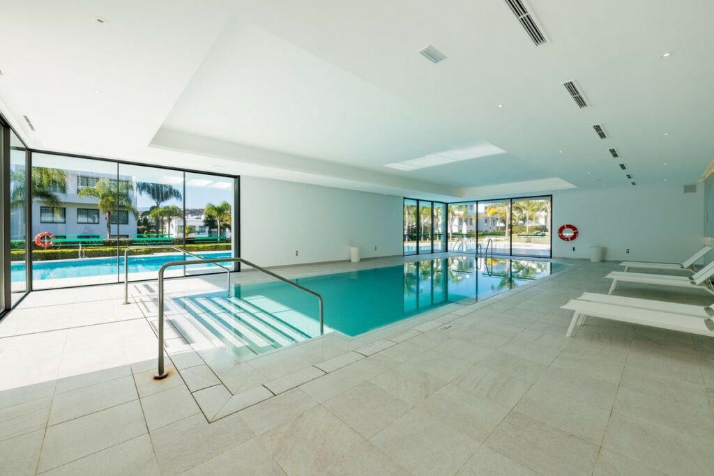 Middle Floor Apartment Estepona Málaga - image 19