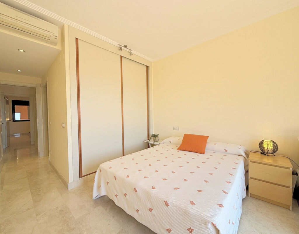 Middle Floor Apartment Estepona Málaga - image 19
