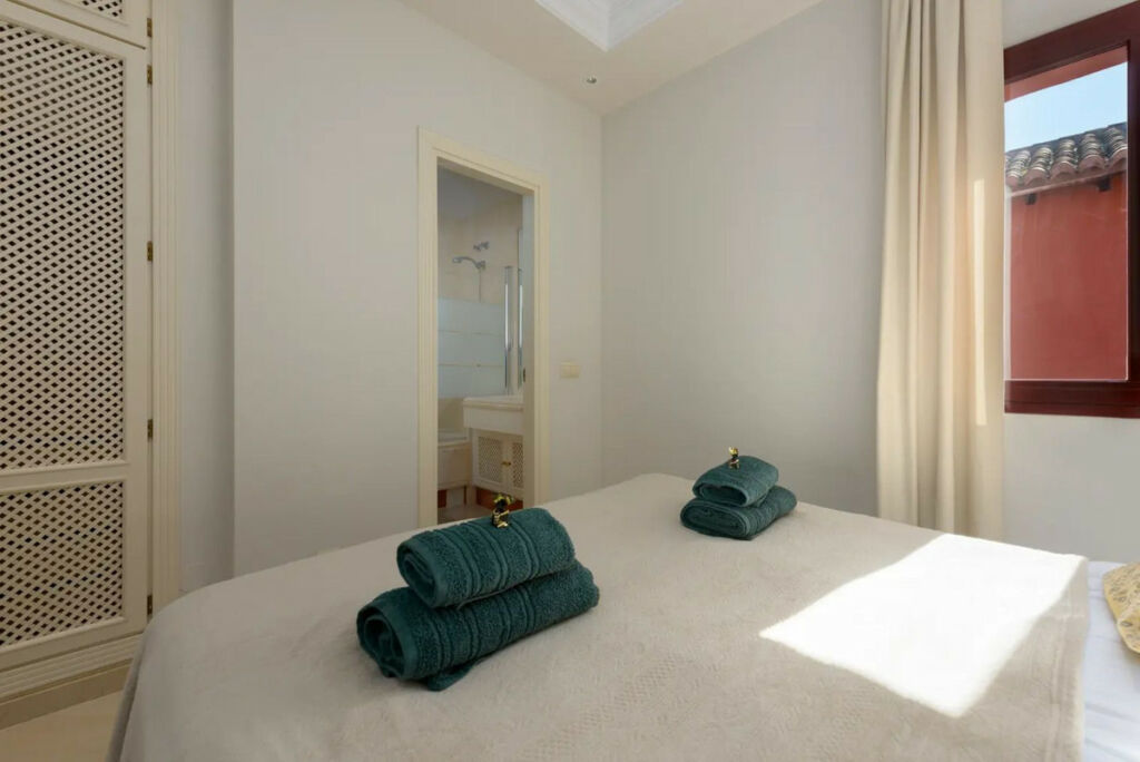 Middle Floor Apartment Elviria Málaga - image 19