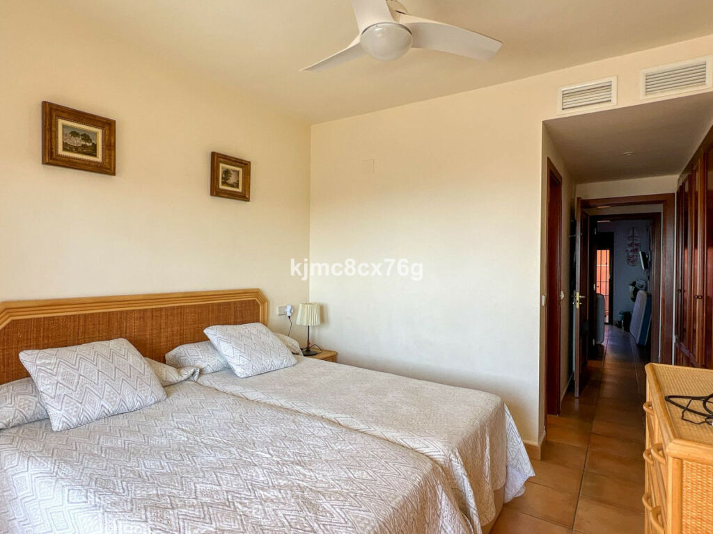 Middle Floor Apartment Calahonda Málaga - image 19