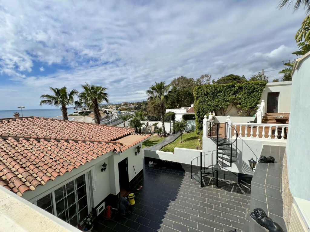 Detached Villa El Chaparral Málaga - image 19